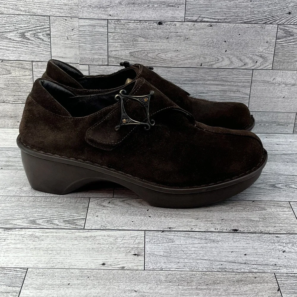 Naot shoes womens